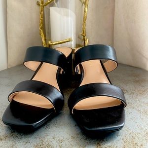 Kelly and Katie slip on heels